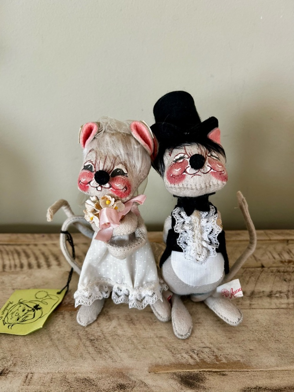 vintage Annalee "Mobilitee" bride and groom mice dolls, 1987